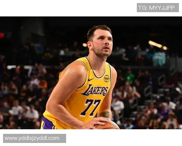 湖人对阵黄蜂精彩直播回顾及赛后分析全方位解读比赛亮点与球员表现